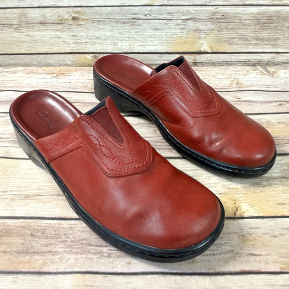 Clarks Womens Red Leather Slip On Mules Comfort Shoes Size 8.5 - Picture 1 of 8